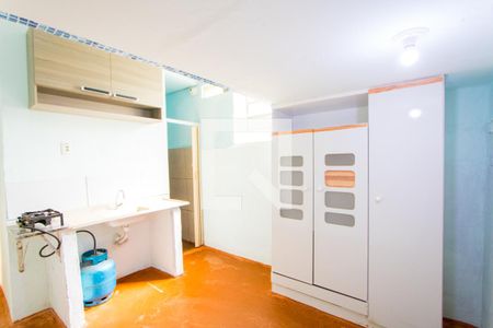 Sala/Quarto/Cozinha de casa para alugar com 1 quarto, 15m² em Vila Bela Vista, Santo André