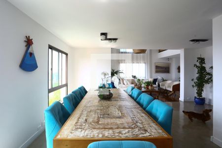 Sala 3 de apartamento à venda com 4 quartos, 300m² em Vila Suzana, São Paulo