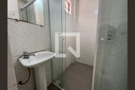 Banheiro de kitnet/studio para alugar com 1 quarto, 35m² em Jardim Trussardi, São Paulo