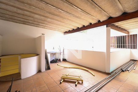 Casa para alugar com 200m², 2 quartos e 2 vagas Casa para alugar com 200m², 2 quartos e 2 vagasQuintal