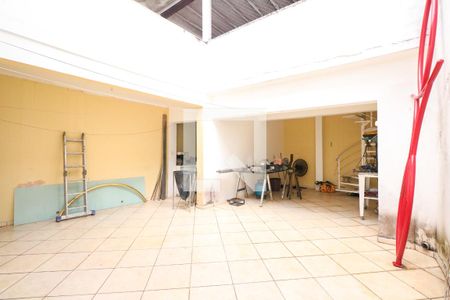 Casa para alugar com 200m², 2 quartos e 2 vagas Casa para alugar com 200m², 2 quartos e 2 vagasQuintal e Área de Serviço