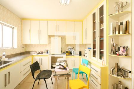 Casa para alugar com 200m², 2 quartos e 2 vagas Casa para alugar com 200m², 2 quartos e 2 vagasCozinha