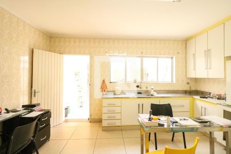 Casa para alugar com 200m², 2 quartos e 2 vagas Casa para alugar com 200m², 2 quartos e 2 vagasCozinha