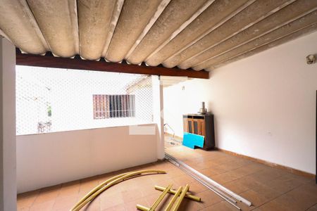 Casa para alugar com 200m², 2 quartos e 2 vagas Casa para alugar com 200m², 2 quartos e 2 vagasQuintal
