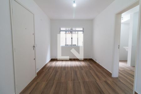 Sala de apartamento para alugar com 2 quartos, 50m² em Jardim Rizzo, São Paulo