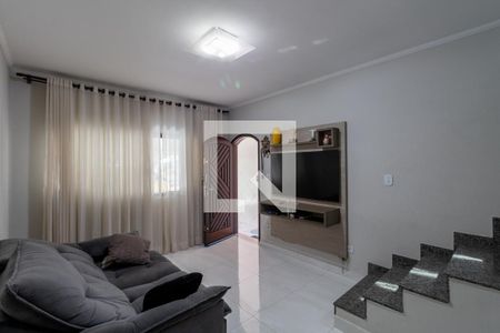 Sala de casa para alugar com 2 quartos, 120m² em Jardim Santa Maria, São Paulo