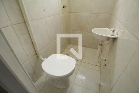 Banheiro de kitnet/studio para alugar com 1 quarto, 30m² em Anil, Rio de Janeiro