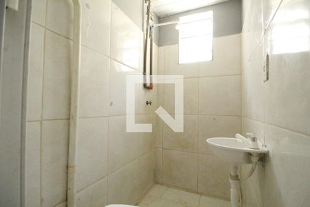 Banheiro de kitnet/studio para alugar com 1 quarto, 30m² em Anil, Rio de Janeiro