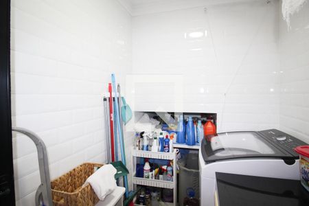 Casa à venda com 250m², 4 quartos e 3 vagas Casa à venda com 250m², 4 quartos e 3 vagasÁrea de Serviço