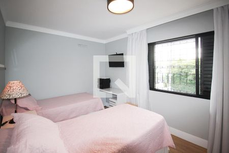 Casa à venda com 250m², 4 quartos e 3 vagas Casa à venda com 250m², 4 quartos e 3 vagasQuarto 2