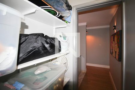 Casa à venda com 250m², 4 quartos e 3 vagas Casa à venda com 250m², 4 quartos e 3 vagasDespensa