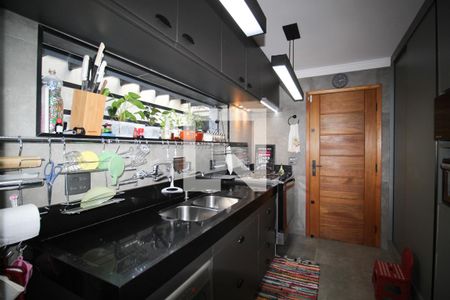 Casa à venda com 250m², 4 quartos e 3 vagas Casa à venda com 250m², 4 quartos e 3 vagasCozinha