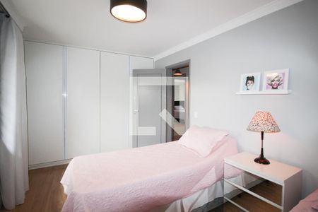 Casa à venda com 250m², 4 quartos e 3 vagas Casa à venda com 250m², 4 quartos e 3 vagasQuarto 2