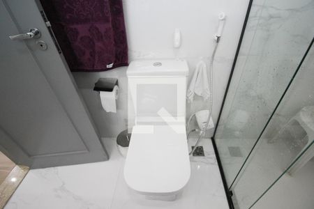 Casa à venda com 250m², 4 quartos e 3 vagas Casa à venda com 250m², 4 quartos e 3 vagasBanheiro da Suíte 1