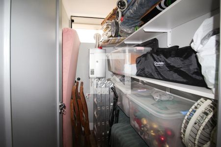 Casa à venda com 250m², 4 quartos e 3 vagas Casa à venda com 250m², 4 quartos e 3 vagasDespensa