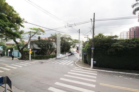 Casa à venda com 250m², 4 quartos e 3 vagas Casa à venda com 250m², 4 quartos e 3 vagasVista