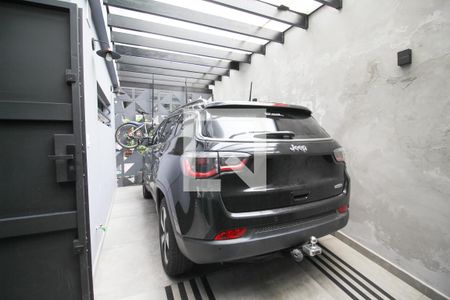 Casa à venda com 250m², 4 quartos e 3 vagas Casa à venda com 250m², 4 quartos e 3 vagasGaragem