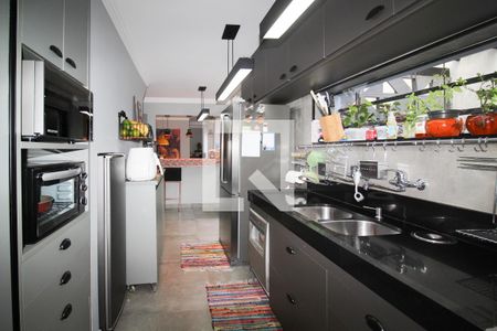 Casa à venda com 250m², 4 quartos e 3 vagas Casa à venda com 250m², 4 quartos e 3 vagasCozinha