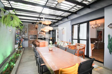 Casa à venda com 250m², 4 quartos e 3 vagas Casa à venda com 250m², 4 quartos e 3 vagasChurrasqueira