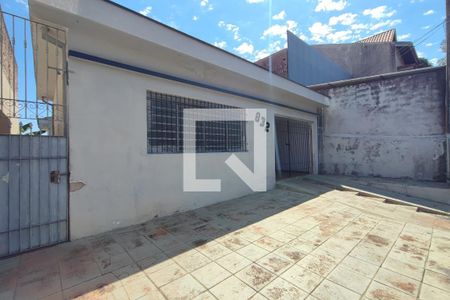 Casa à venda com 100m², 3 quartos e 2 vagas Casa à venda com 100m², 3 quartos e 2 vagasQuintal - Garagem