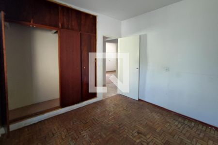 Casa à venda com 100m², 3 quartos e 2 vagas Casa à venda com 100m², 3 quartos e 2 vagasQuarto 3