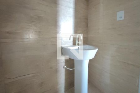 Casa à venda com 100m², 3 quartos e 2 vagas Casa à venda com 100m², 3 quartos e 2 vagasBanheiro Social