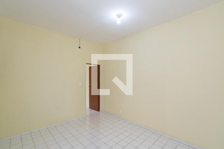 Quarto de casa para alugar com 1 quarto, 50m² em Vigário Geral, Rio de Janeiro