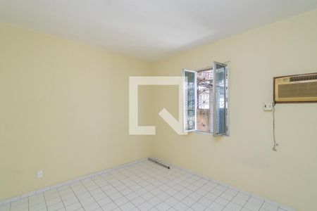 Quarto de casa para alugar com 1 quarto, 50m² em Vigário Geral, Rio de Janeiro