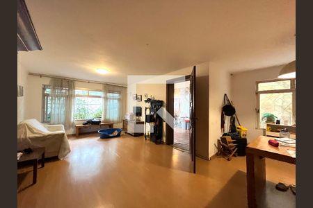 Sala de casa à venda com 5 quartos, 134m² em Jardim Prudência, São Paulo