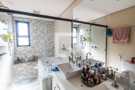 Apartamento à venda com 202m², 4 quartos e 3 vagas Apartamento à venda com 202m², 4 quartos e 3 vagasBanheiro da Suíte