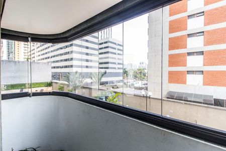 Apartamento à venda com 202m², 4 quartos e 3 vagas Apartamento à venda com 202m², 4 quartos e 3 vagasVaranda