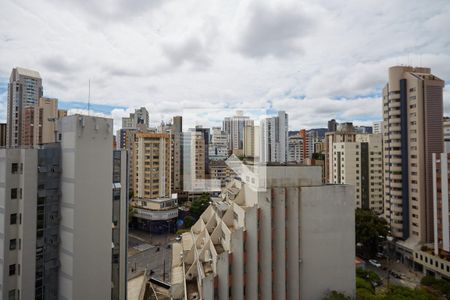 Varanda da Sala - Vista de apartamento para alugar com 1 quarto, 80m² em Lourdes, Belo Horizonte