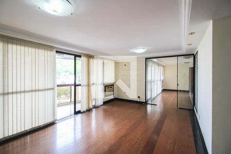 Sala 1 de apartamento para alugar com 5 quartos, 400m² em Centro, Nova Iguaçu