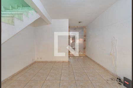 Sala  de casa de condomínio à venda com 2 quartos, 75m² em Vila Cloris, Belo Horizonte