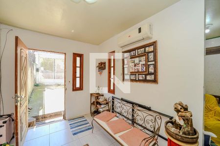 Sala de casa à venda com 3 quartos, 100m² em Costa E Silva, Porto Alegre