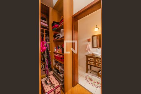 Quarto 1 - Closet de casa à venda com 3 quartos, 200m² em Aberta dos Morros, Porto Alegre