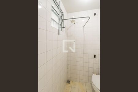 Banheiro de kitnet/studio para alugar com 1 quarto, 11m² em Vicente de Carvalho, Rio de Janeiro