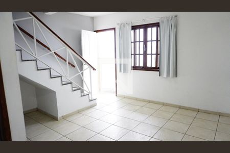 Sala de casa de condomínio para alugar com 2 quartos, 56m² em Taquara, Rio de Janeiro