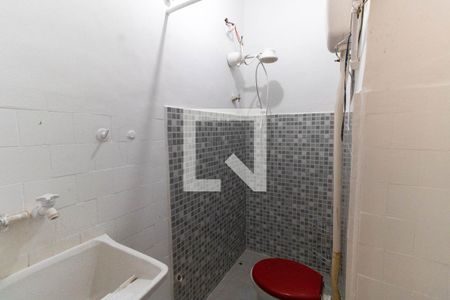 Banheiro de kitnet/studio para alugar com 1 quarto, 27m² em Centro, Niterói