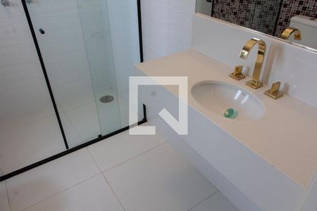 Casa de condomínio para alugar com 520m², 4 quartos e 6 vagas Casa de condomínio para alugar com 520m², 4 quartos e 6 vagasBanheiro da Suíte 2