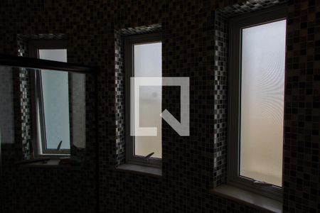 Casa de condomínio para alugar com 520m², 4 quartos e 6 vagas Casa de condomínio para alugar com 520m², 4 quartos e 6 vagasBanheiro da Suíte 1