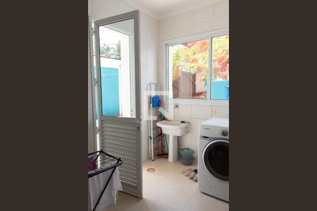 Casa de condomínio para alugar com 520m², 4 quartos e 6 vagas Casa de condomínio para alugar com 520m², 4 quartos e 6 vagasÁrea de Serviço