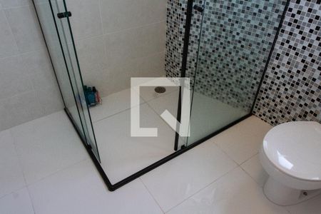 Casa de condomínio para alugar com 520m², 4 quartos e 6 vagas Casa de condomínio para alugar com 520m², 4 quartos e 6 vagasBanheiro da Suíte 1