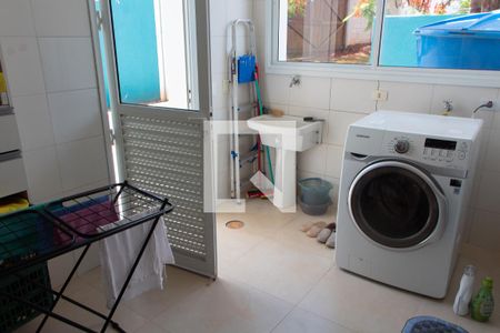 Casa de condomínio para alugar com 520m², 4 quartos e 6 vagas Casa de condomínio para alugar com 520m², 4 quartos e 6 vagasÁrea de Serviço