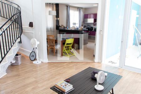 Casa de condomínio para alugar com 520m², 4 quartos e 6 vagas Casa de condomínio para alugar com 520m², 4 quartos e 6 vagasSala de Jantar