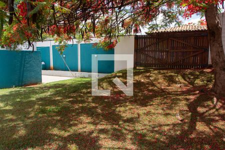 Casa de condomínio para alugar com 520m², 4 quartos e 6 vagas Casa de condomínio para alugar com 520m², 4 quartos e 6 vagasÁrea Externa