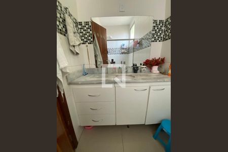 Apartamento à venda com 2 quartos, 60m² em Heliópolis, Belo Horizonte