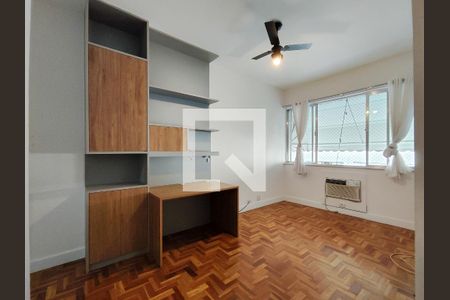 Sala de apartamento à venda com 2 quartos, 60m² em Tijuca, Rio de Janeiro