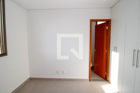 Quarto 2 de apartamento para alugar com 2 quartos, 60m² em Sagrada Família, Belo Horizonte