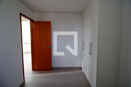 Quarto de apartamento para alugar com 2 quartos, 60m² em Sagrada Família, Belo Horizonte